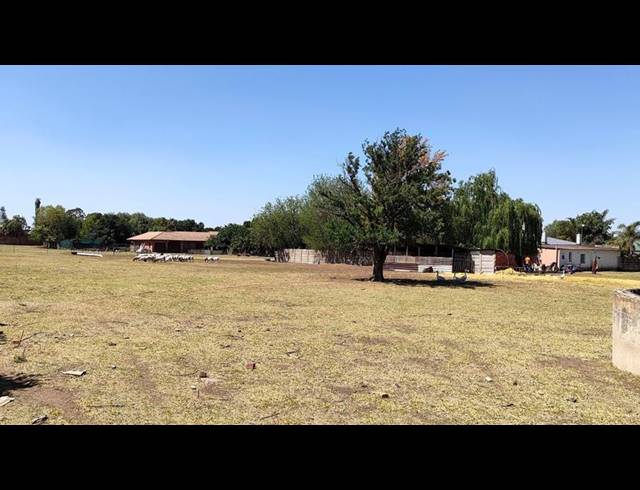 FARM FOR SALE IN EVELEIGH